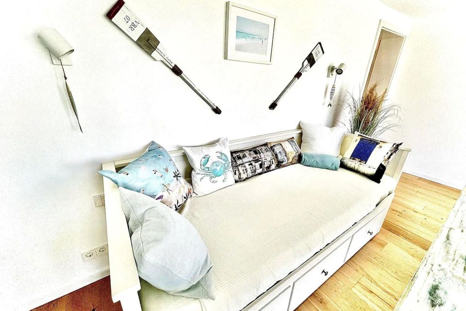 Schlafsofa ausziehbar 160x200 im Wohnzimmer, Foto: Hüller