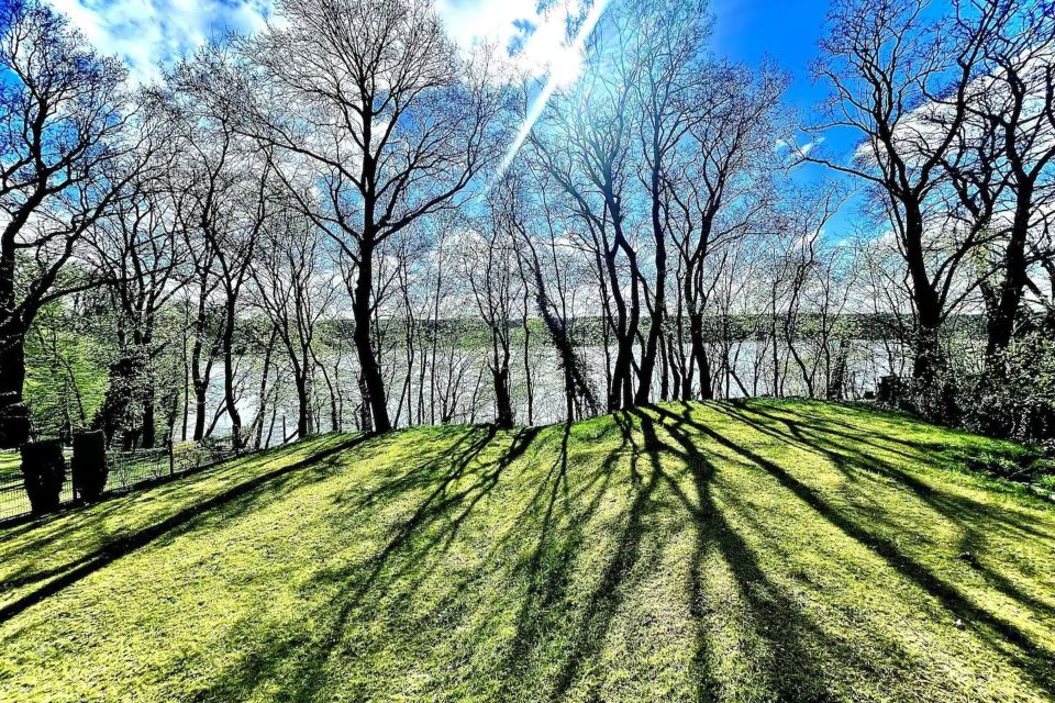 Grundstück mit Blick auf den See am Wald, Foto: Hüller