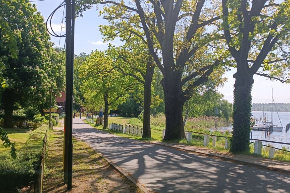 Blick auf den Uferweg direkt vor dem Garten, Foto: H. Herrmann, Lizenz: H. Herrmann
