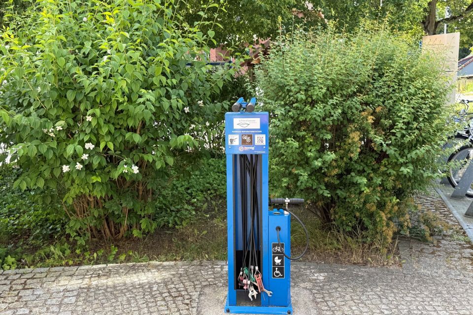 Radreparatursäule in Ferch, Potsdamer Platz, Foto: Kultur- und Tourismusamt Schwielowsee