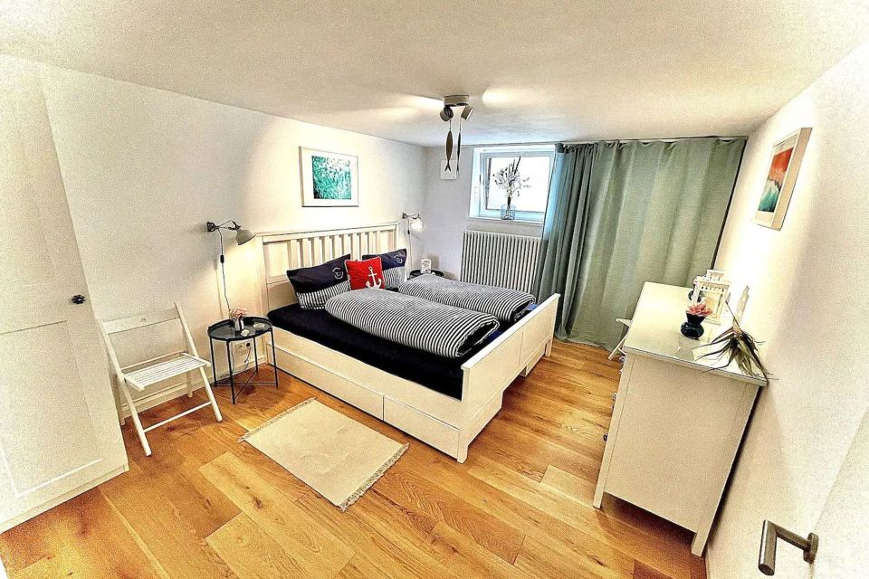 Elternschlafzimmer Bett 180x200 (Babybett verfügbar), Foto: Hüller