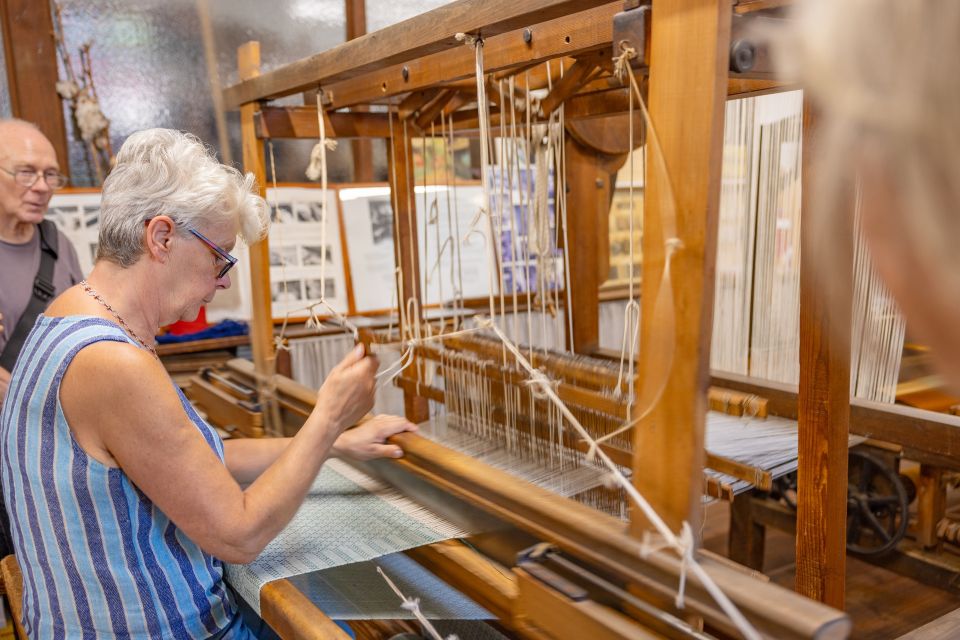 Inhaberin Ulla Schünemann bei der Arbeit, Foto: Martin Karnbach, Lizenz: Gemeinde Schwielowsee