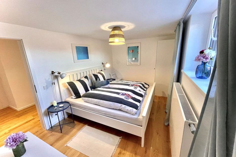 Zweites Schlafzimmer mit 180x200 Bett, Foto: Hüller