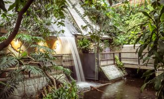 Wasserfall in der Biosphäre Potsdam, Foto: Carsten Haas, Lizenz: Biosphäre Potsdam
