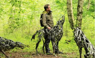 Manuel Andrack auf dem Kunstwanderweg, Foto: Saenger