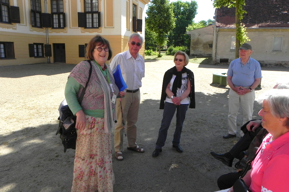 Rosi Tours, Führung im Schloss Caputh Rosi Tours, Führung im Schloss Caputh